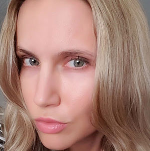 Meet your Posher, Yana